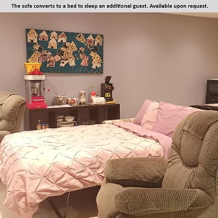 680 Sq Ft Private Space With Ensuite Bathroom Calgary Ruang foto