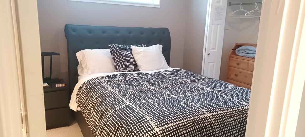 680 Sq Ft Private Space With Ensuite Bathroom Calgary Bagian luar foto